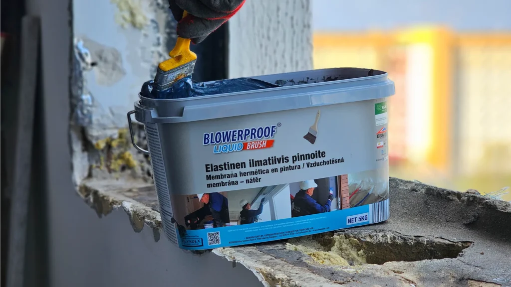 жидкие мембраны BLOWERPROOF и ISOPROOF для монтажа окон